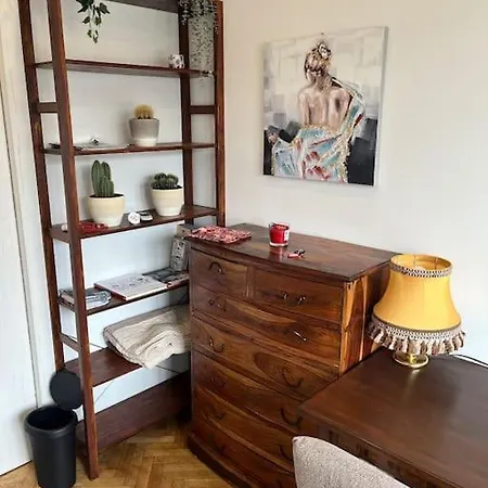 Awesome, 15 Mins To Center Apartment Budapest