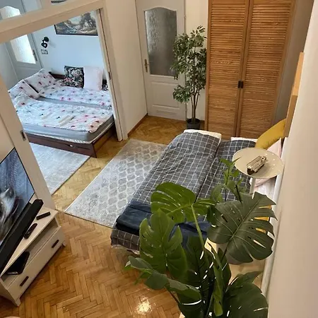 Awesome, 15 Mins To Center Budapest