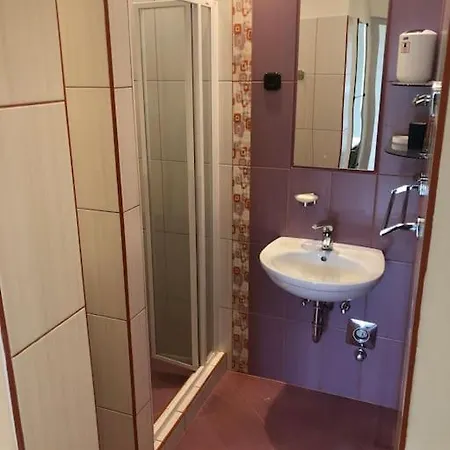 Apartment Awesome, 15 Mins To Center Budapest