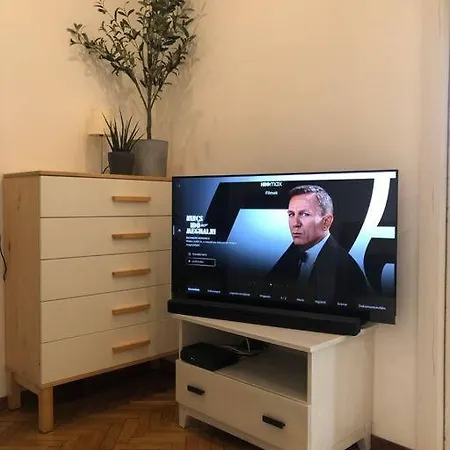 Awesome, 15 Mins To Center * Budapest