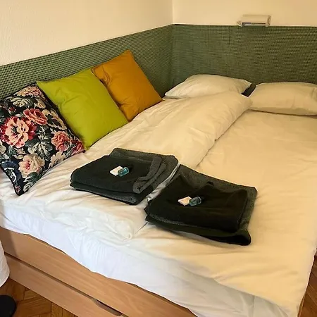 Awesome, 15 Mins To Center Apartment Budapest