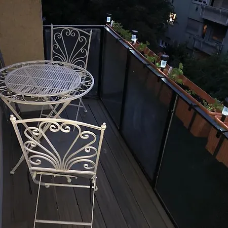 Awesome, 15 Mins To Center Budapest