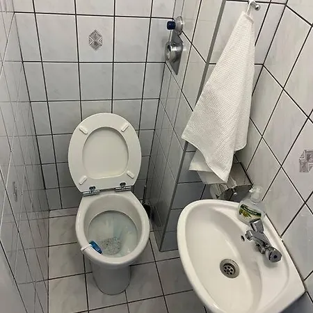 Apartment Awesome, 15 Mins To Center Budapest