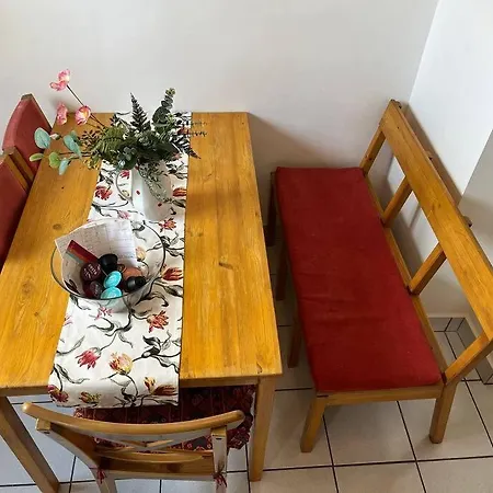 Awesome, 15 Mins To Center Apartment Budapest