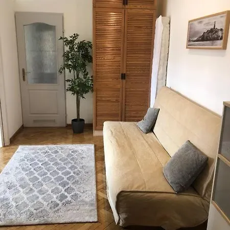 Awesome, 15 Mins To Center